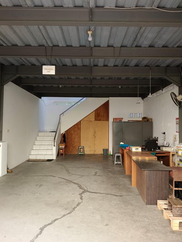 Dijual Gudang Strategis 2 Lantai Siap Pakai di Jalan Raya Soekarno Hatta KM 8 Magelang