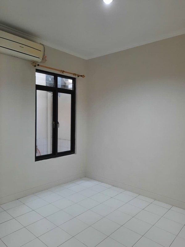 hanya 975jt nego shm bisa kpr  jual cepat rumah rapih nyaman strategis siap huni nusa loka bsd city