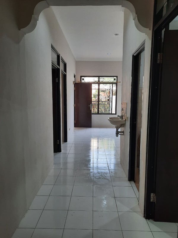 hanya 975jt nego shm bisa kpr  jual cepat rumah rapih nyaman strategis siap huni nusa loka bsd city
