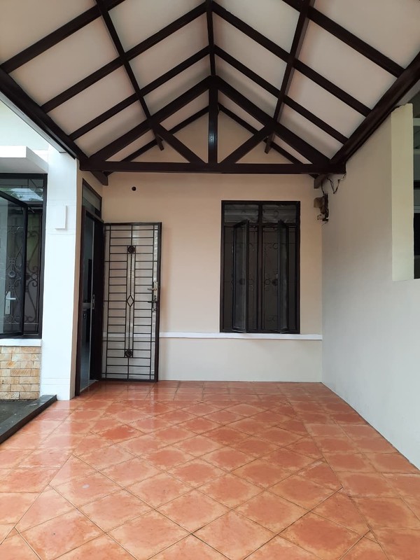 hanya 975jt nego shm bisa kpr  jual cepat rumah rapih nyaman strategis siap huni nusa loka bsd city