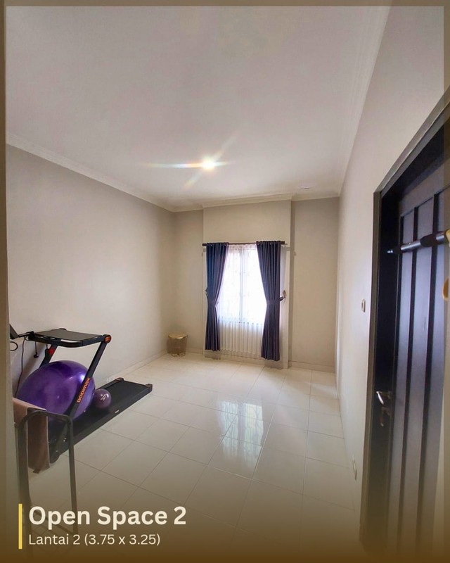 Dijual Rumah 2 Lantai Full Furnish Mewah di Perum Dekat Kampus AMIKOM 2, Ring Road Utara, Maguwoharjo, Depok, Sleman