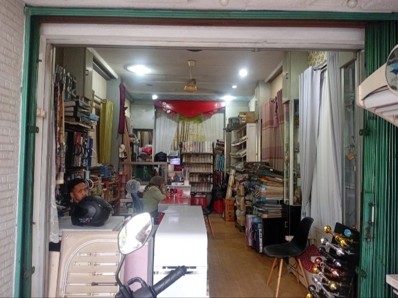 Dijual Rumah + Toko Strategis Dekat Alun-Alun Magelang, Cocok untuk Bisnis