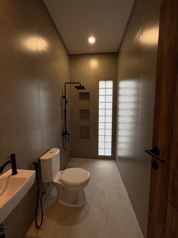 Jual cepat rumah area kencana loka bsd city strategis kondisi baru siap huni