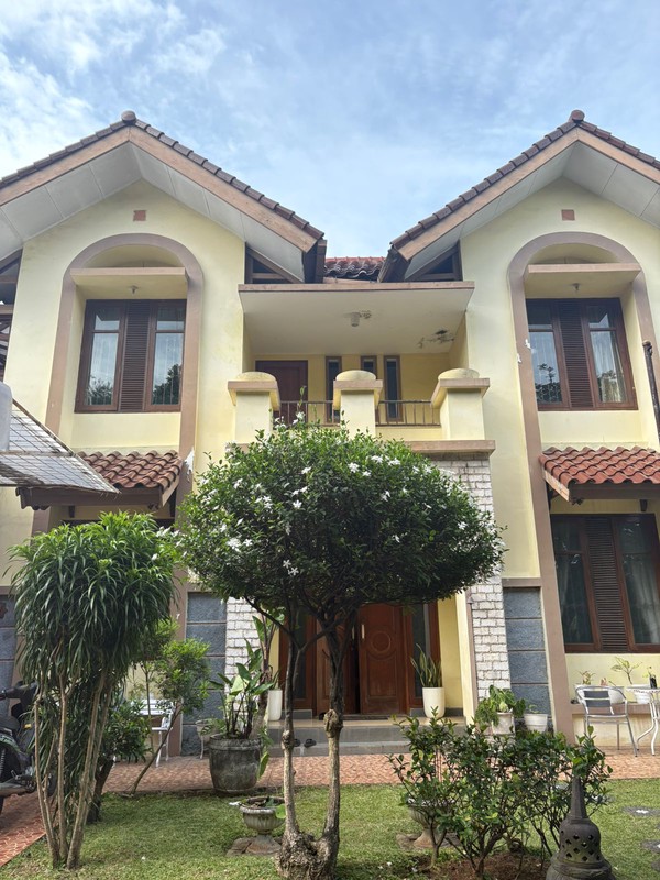 Jual cepat rumah strategis dekat toll mall strategis siap huni sutera kirana alam sutera tangerang 