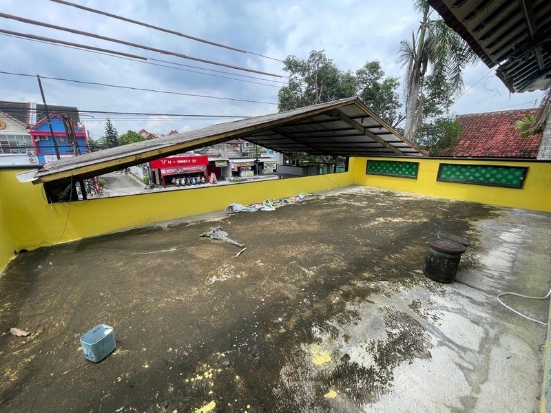Disewakan Ruang Usaha 2 Lantai di Jl. Raya Tajem - Ideal untuk Bengkel/Car Wash