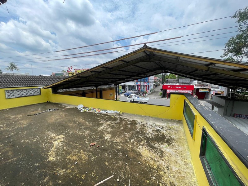 Disewakan Ruang Usaha 2 Lantai di Jl. Raya Tajem - Ideal untuk Bengkel/Car Wash