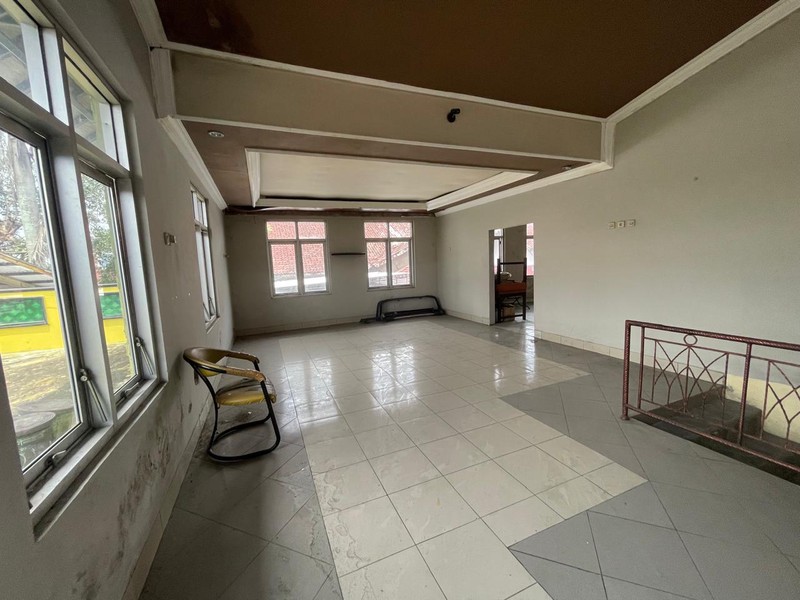 Disewakan Ruang Usaha 2 Lantai di Jl. Raya Tajem - Ideal untuk Bengkel/Car Wash