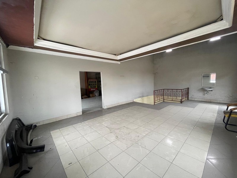Disewakan Ruang Usaha 2 Lantai di Jl. Raya Tajem - Ideal untuk Bengkel/Car Wash