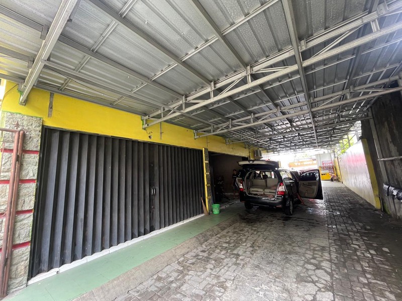 Disewakan Ruang Usaha 2 Lantai di Jl. Raya Tajem - Ideal untuk Bengkel/Car Wash