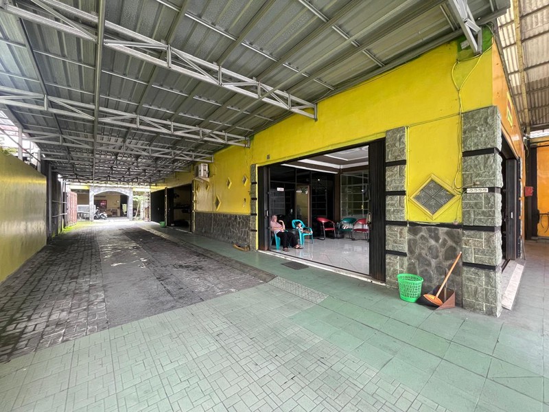 Disewakan Ruang Usaha 2 Lantai di Jl. Raya Tajem - Ideal untuk Bengkel/Car Wash