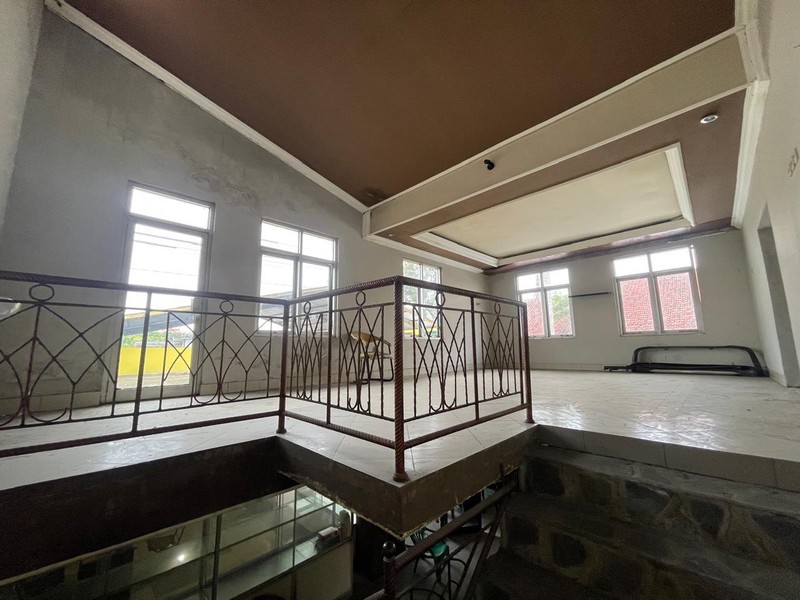 Disewakan Ruang Usaha 2 Lantai di Jl. Raya Tajem - Ideal untuk Bengkel/Car Wash