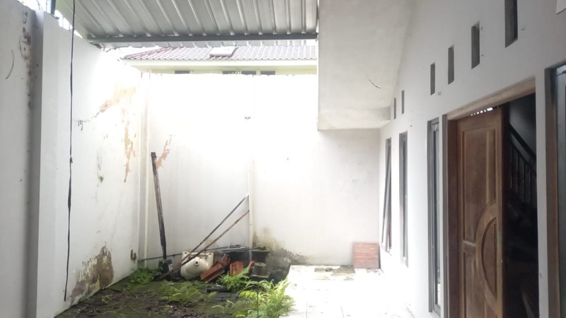 Disewakan Ruko 2 Lantai Cocok Untuk Kantor Dekat Transmart, Maguwoharjo, Depok, Sleman 