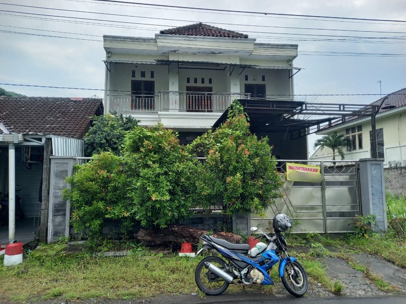 Disewakan Ruko 2 Lantai Cocok Untuk Kantor Dekat Transmart, Maguwoharjo, Depok, Sleman 