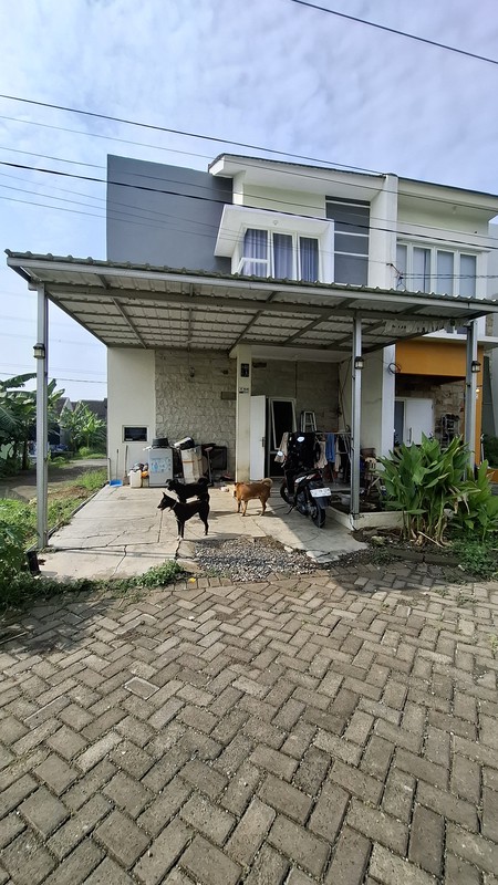 Di jual rumah 2lt driyorejo gresik