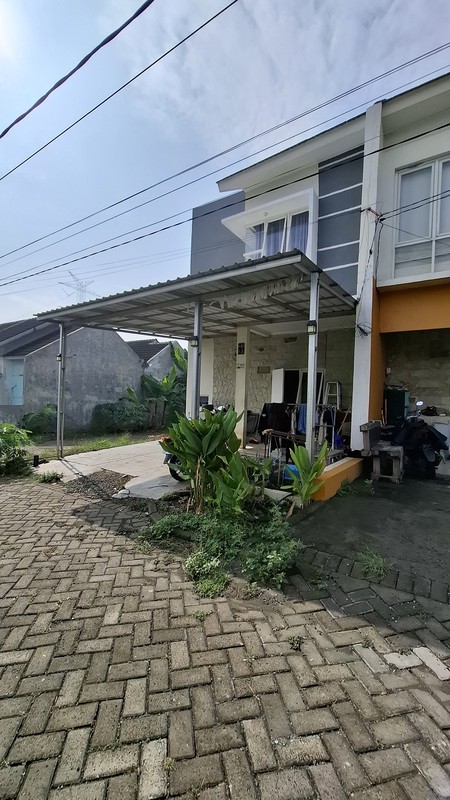 Di jual rumah 2lt driyorejo gresik