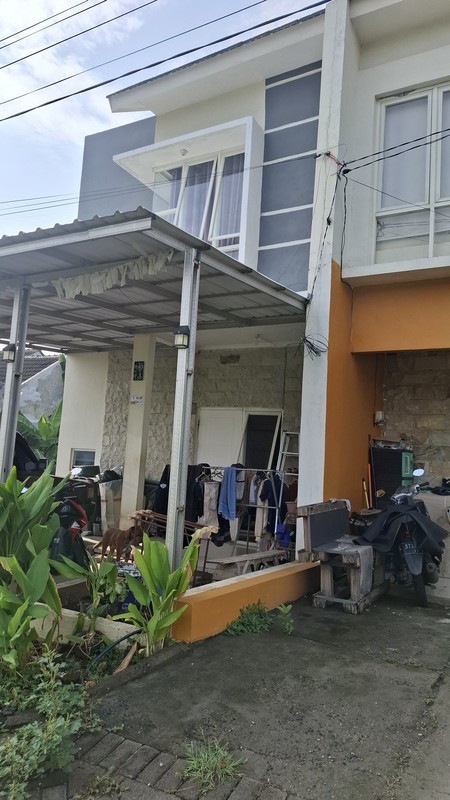 Di jual rumah 2lt driyorejo gresik