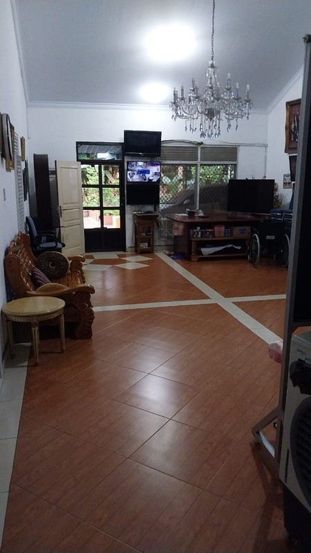 For Sale - Rumah dengan Lahan  Luas di Pondok Indah