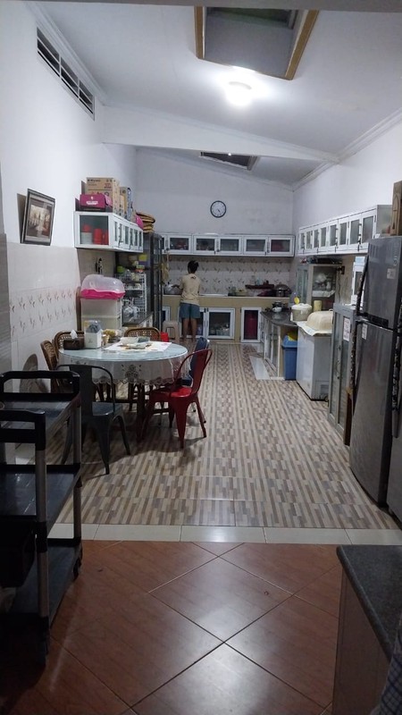 For Sale - Rumah dengan Lahan  Luas di Pondok Indah