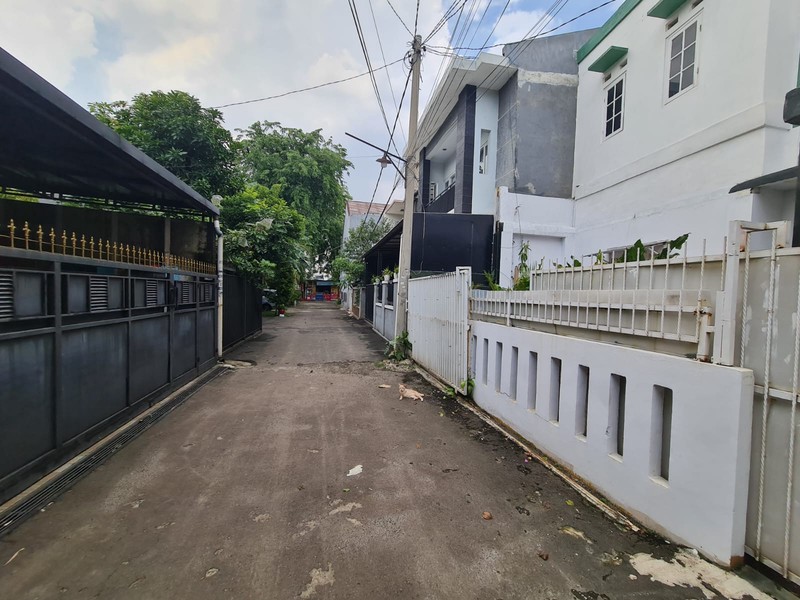 Rumah Tinggal 2 Lantai di Cipayung Jaktim