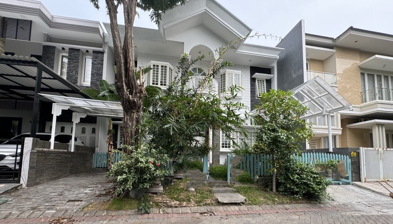 1 596. Dijual Rumah Pakuwon Surabaya - Siap Huni, Lokasi Premium!