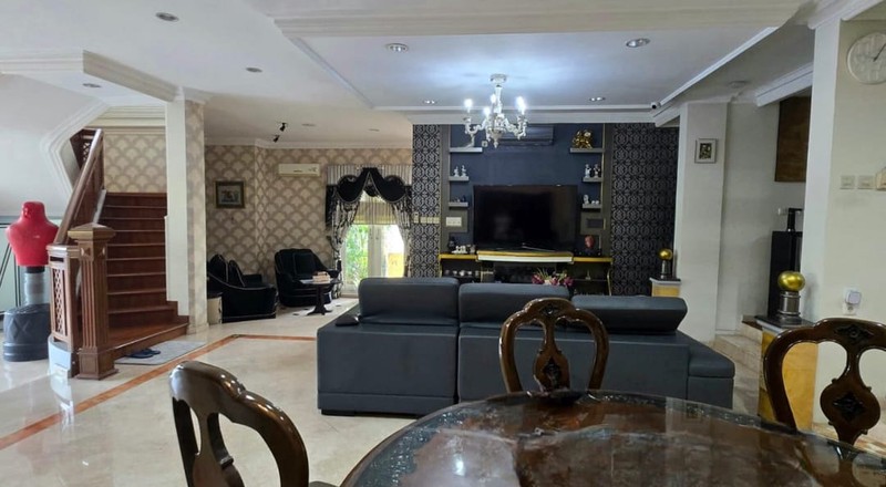 Luxury tropical home, 2 lantai, Hook, di Permata Hijau, Jakarta Selatan