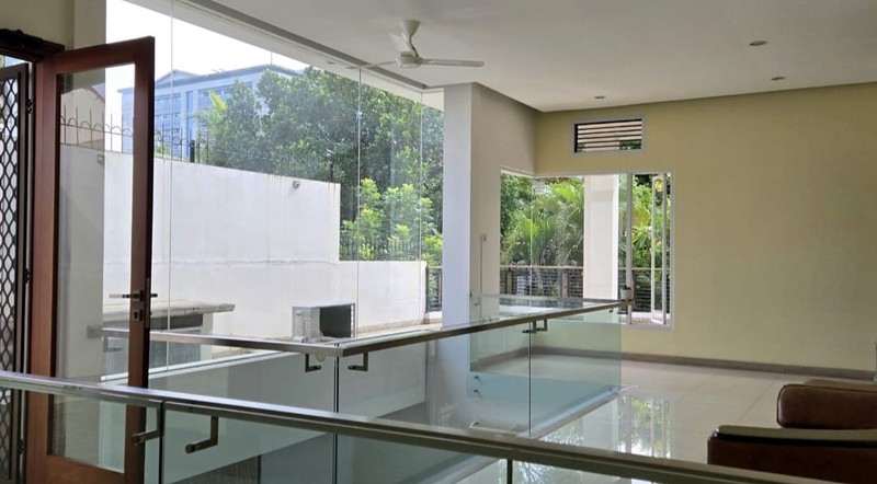 Rumah 2 lantai siap huni, semi furnished, asri, Taman Biduri, Permata Hijau , Jakarta Selatan