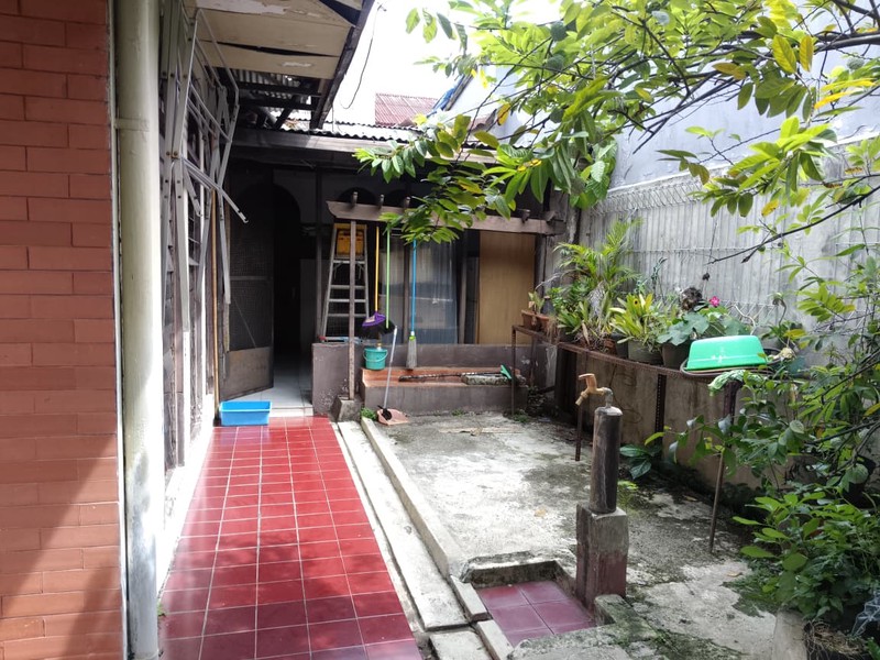 Dijual Rumah Dalam Komplek Sistem Satu Pintu Dengan Akses Jalan 2 Mobil di Jakarta Selatan