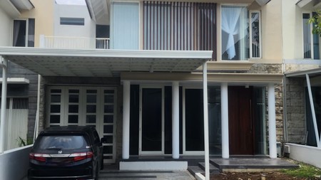 MURAH Disewakan Rumah The Greenlake Citraland Surabaya Barat Dekat Sekolah Binus, Pakuwon Mall, Wisata Bukit Mas