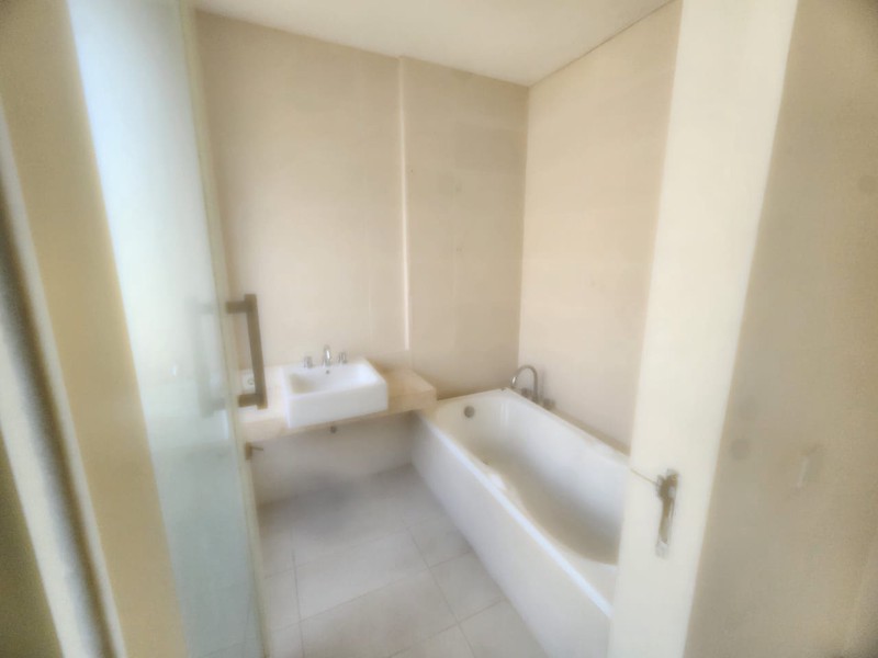 Dijual Rumah The Greenlake Citraland  Tipe Kaldera Surabaya Barat Dekat Sekolah Binus, Pakuwon Mall, Wisata Bukit Mas