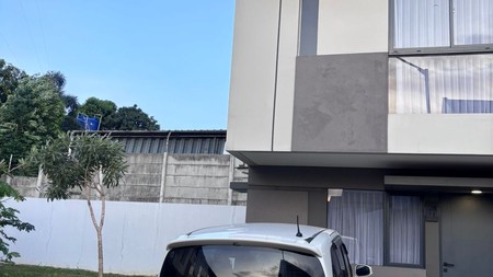 For Rent. Rumah Cantik Park Serpong Park North, dekat Gading Serpong