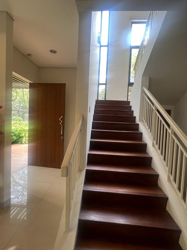 Rumah Furnish Siap Huni di De Park BSD Dekat Mall