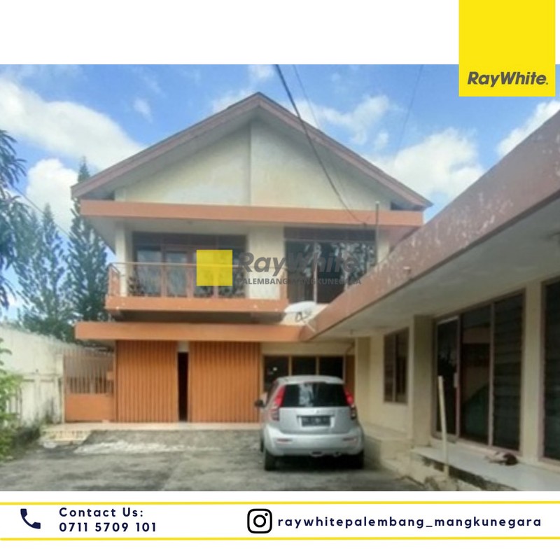 Rumah Besar di Pusat Bisnis dan Pendidikan Palembang