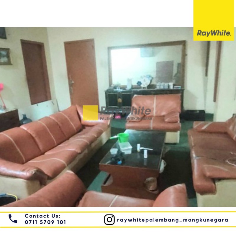 Rumah Besar di Pusat Bisnis dan Pendidikan Palembang