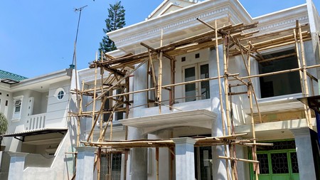 Rumah 2 lantai di Puspita Loka BSD Dekat Akses Tol