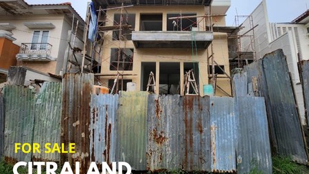 Murahh rumah Baru Gress 2,5 Lantai Citraland Utama Surabaya barat