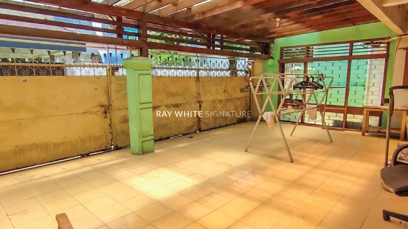 Rumah Hook 2 Kavling Strategis di Cempaka Putih Timur - Siap Huni!