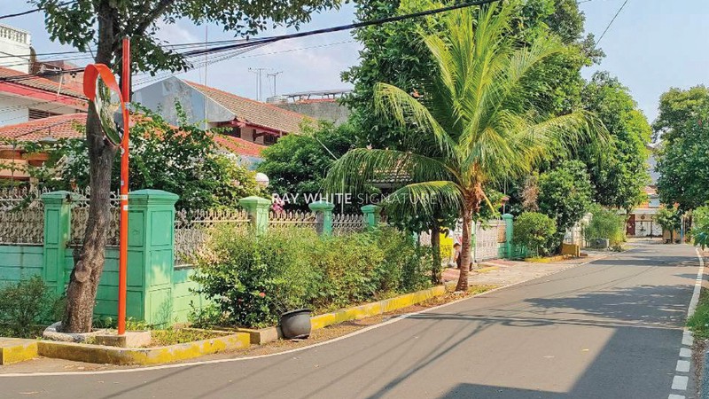 Rumah Hook 2 Kavling Strategis di Cempaka Putih Timur - Siap Huni!