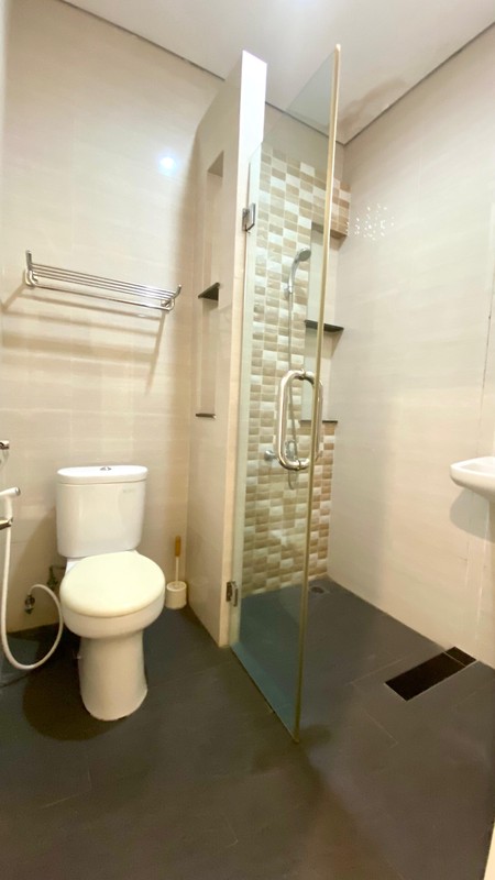 Rumah cantik dengan bangunan yang kokoh di Bintaro Jaya 