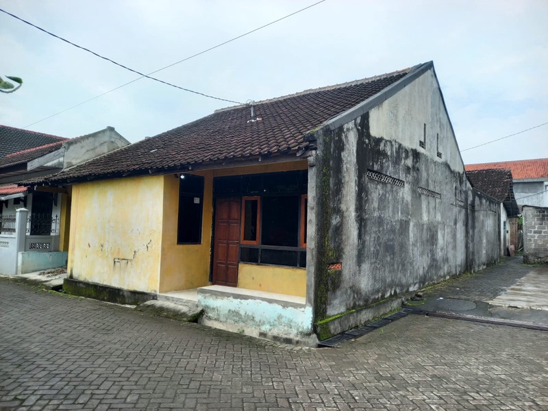 Disewakan Rumah Sederhana di Onggomertan, Dekat Kota & Akses Mobil, Maguwoharjo, Depok, Sleman