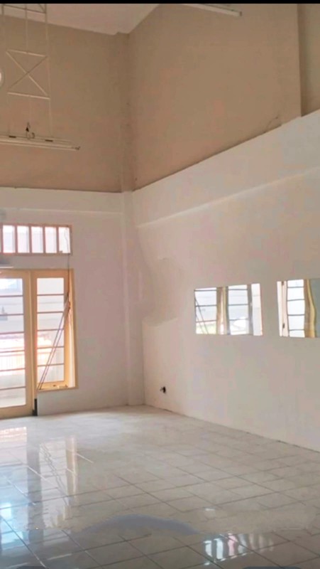 DISEWAKAN RUKO 2,5 LANTAI CITRALAND TAMAN INTERNATIONAL VILLAGE SURABAYA BARAT