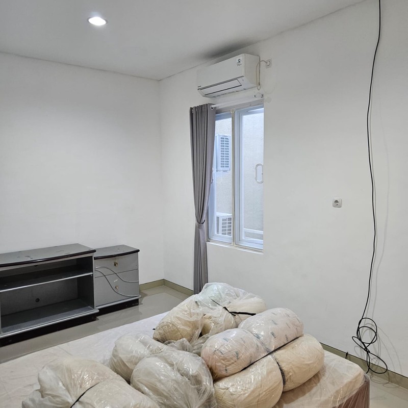 DIJUAL CEPAT RUMAH SIAP HUNI GREENLAKE CITRALAND SURABAYA BARAT