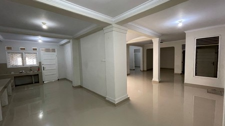 Dijual Rumah Bagus dan Terawat Lokasi Super Strategis di Menteng Dalam