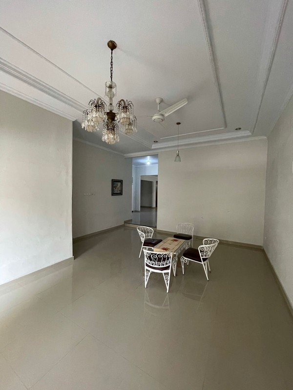 Dijual Rumah Bagus dan Terawat Lokasi Super Strategis di Menteng Dalam