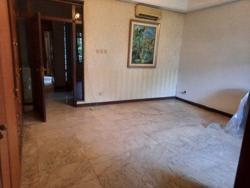 Rumah di Kawasan Menteng - Jakarta Pusat dengan Lingkungan yang Tenang dan Nyaman