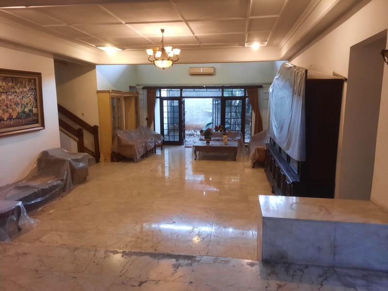 Rumah di Kawasan Menteng - Jakarta Pusat dengan Lingkungan yang Tenang dan Nyaman