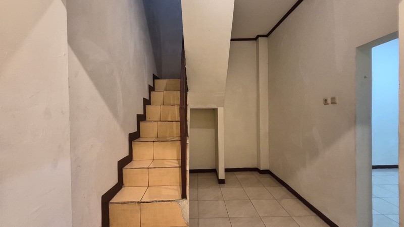 Disewakan Paviliun Strategis di Jl. Tebet Timur Dalam - Cocok untuk Kantor, Akses Mudah & Lingkungan Nyaman