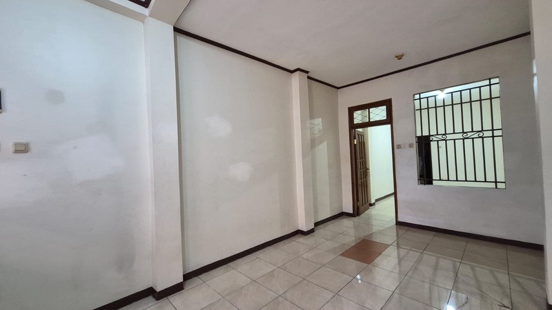 Disewakan Paviliun Strategis di Jl. Tebet Timur Dalam - Cocok untuk Kantor, Akses Mudah & Lingkungan Nyaman