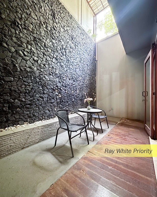 RUMAH MINIMALIS DI GREENDWOODS HANYA 2 KM KE STASIUN PONDOK RANJI, TANGERANG SELATAN