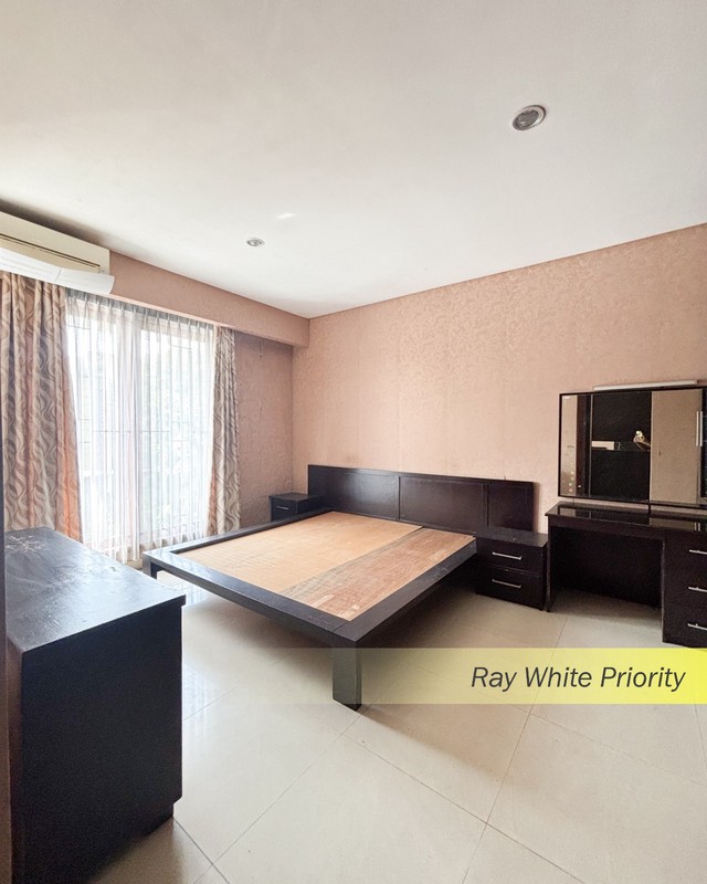 RUMAH MINIMALIS DI GREENDWOODS HANYA 2 KM KE STASIUN PONDOK RANJI, TANGERANG SELATAN