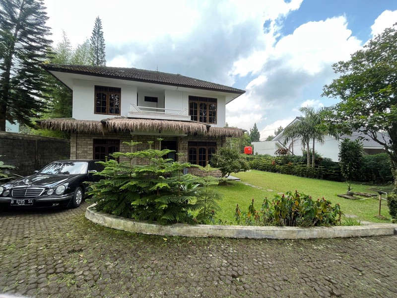 Villa Sejuk Pemandangan Indah Pegunungan, Di Puncak, Cisarua, Bogor